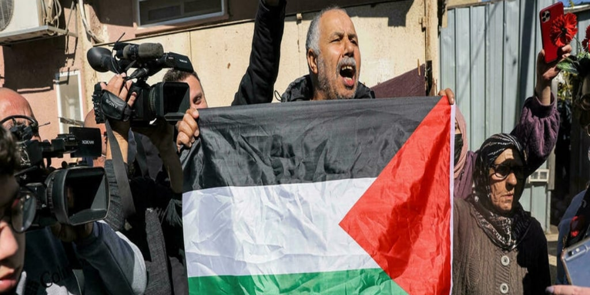 Clashes as controversial Israeli lawmaker visits Jerusalem flashpoint