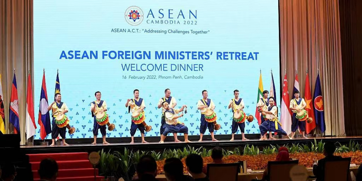 ASEAN foreign ministers reiterate commitment to ensure full, effective implementation of RCEP agreement