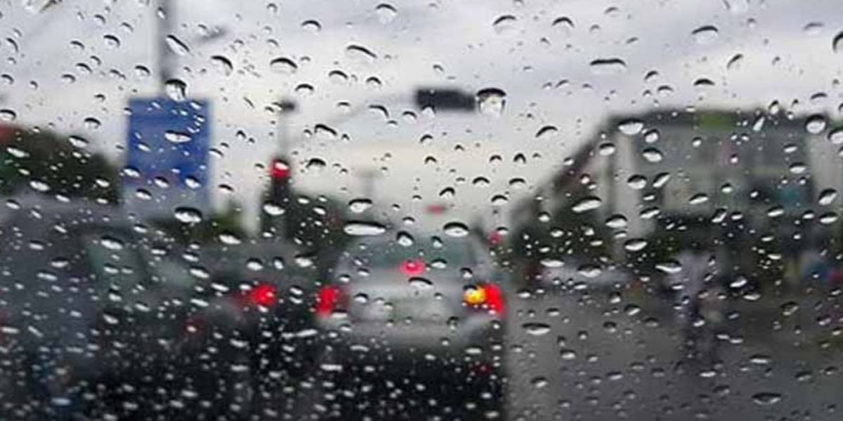 Karachi wakes up to light rain, minimum temperature drops to 17°C