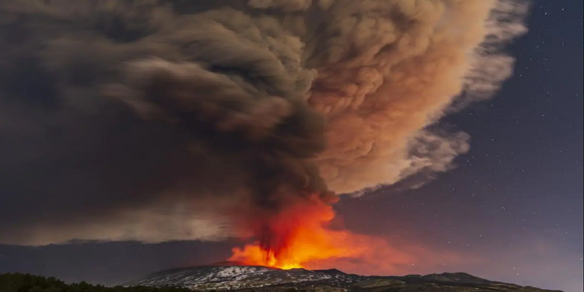 Volcanic Lightning