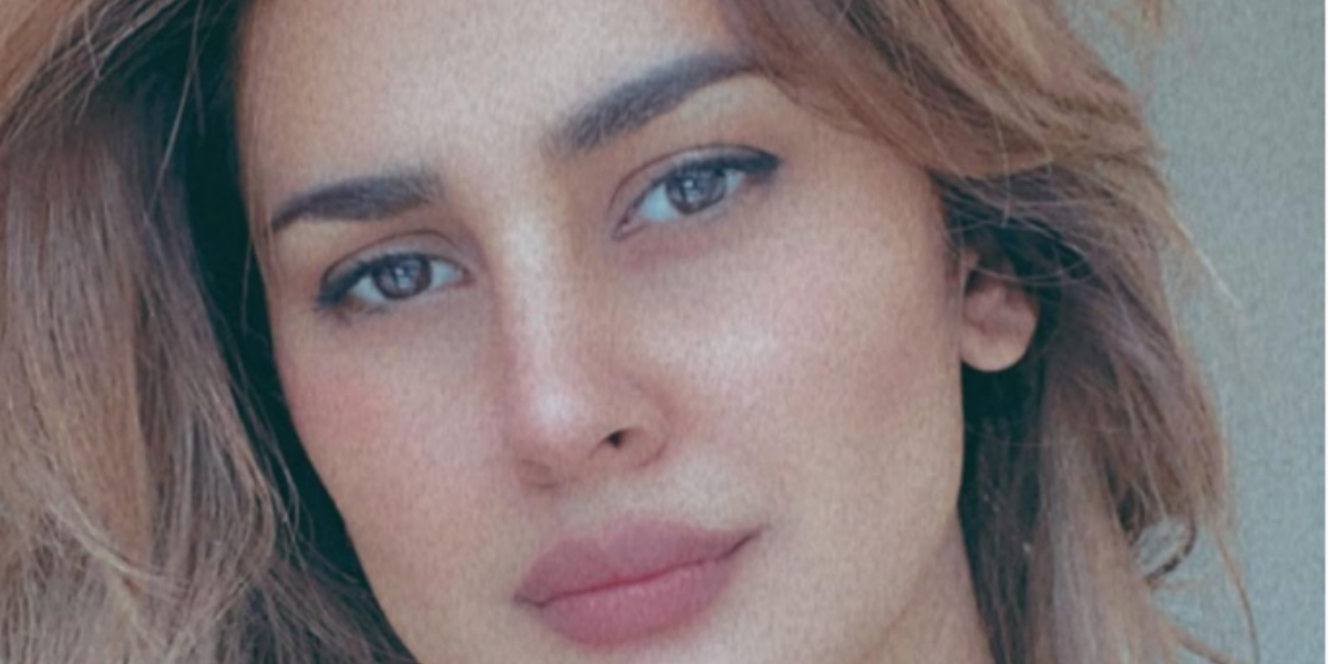 Kubra Khan’s new photo makes round on social media