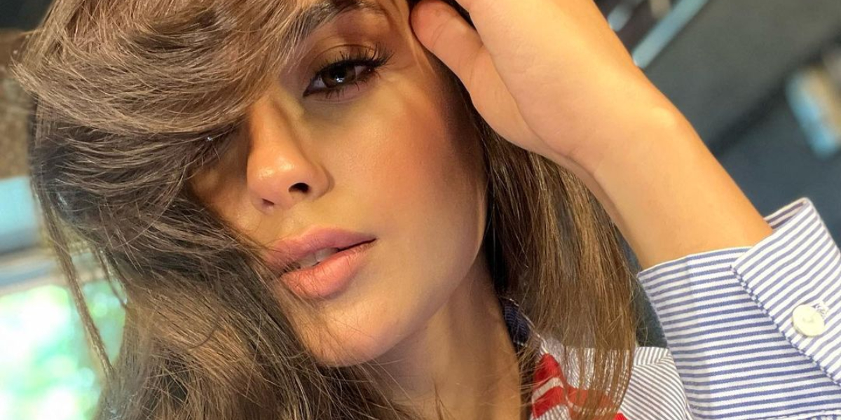Iqra Aziz flaunts her new hair look