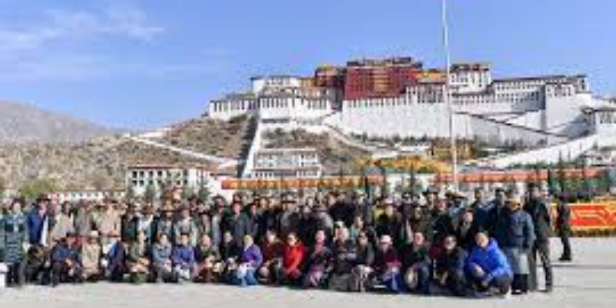 Roundup: Overseas experts praise Tibet's high-quality development