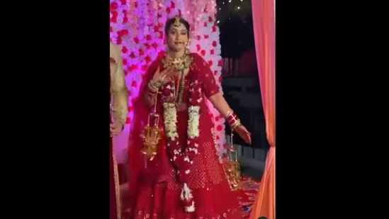 Bride dances to Oh Ho Ho Ho from 'Hindi Medium' goes viral, watch video