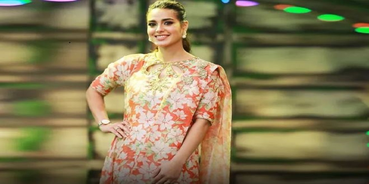 Iqra Aziz