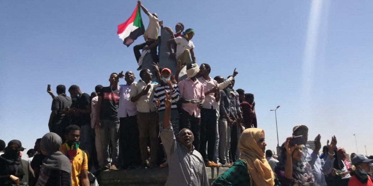 Tear gas fired at Sudan protest 3 years after anti-Bashir sit-in