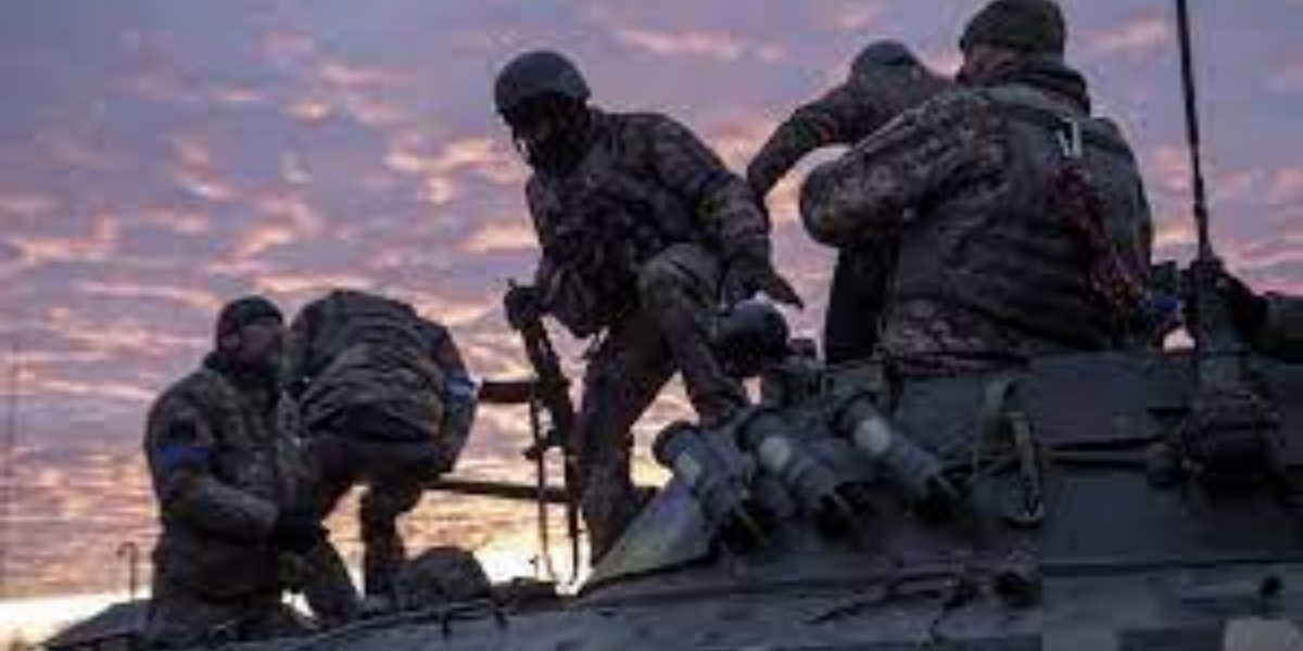 Luhansk area: Russian forces begin offensive, with street fighting reported in Kreminna.
