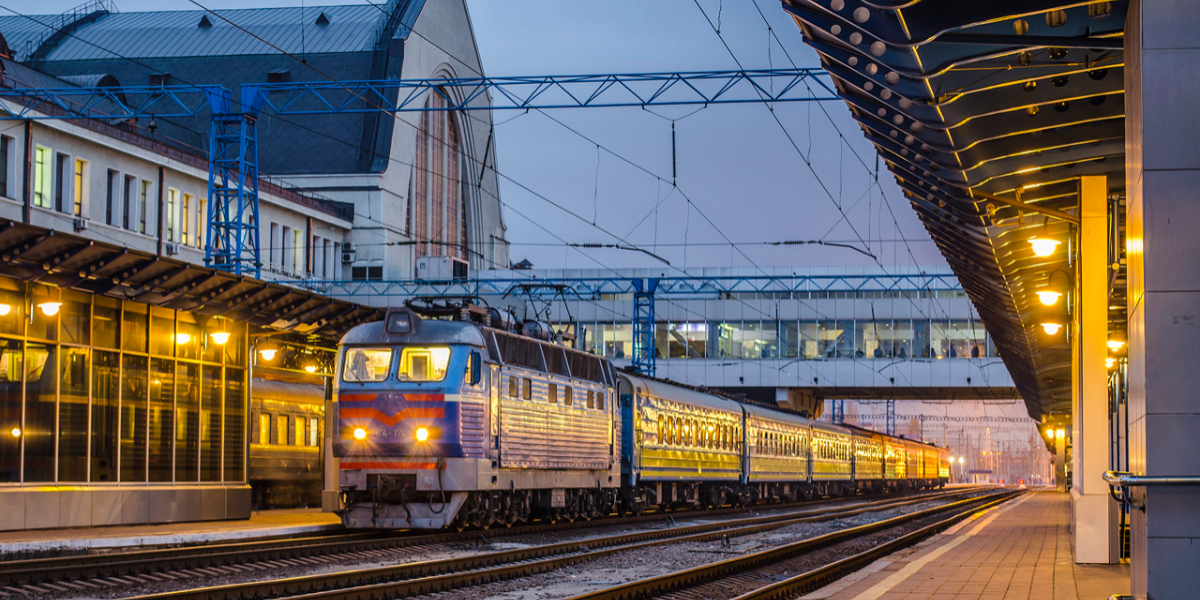 Russian attacks railway stations of Ukraine