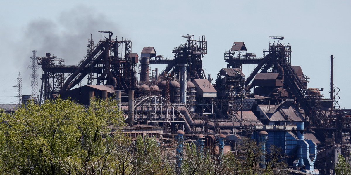 Azovstal: Enemy attack to steelworks through tanks