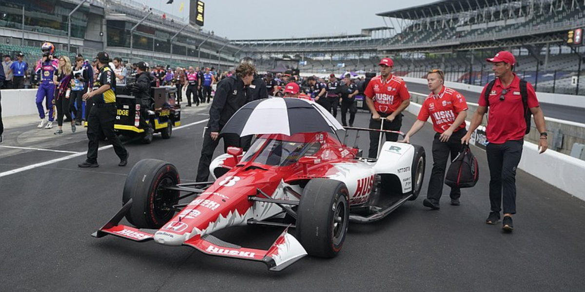 Day 1 of Indy 500 qualifying saw record speeds at Indianapolis motor speedway