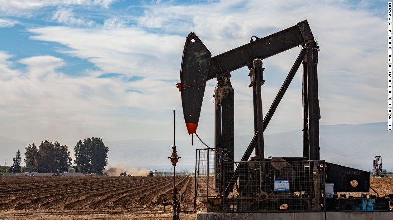 Energy experts call for change in fossil-fuel-dependent energy policy