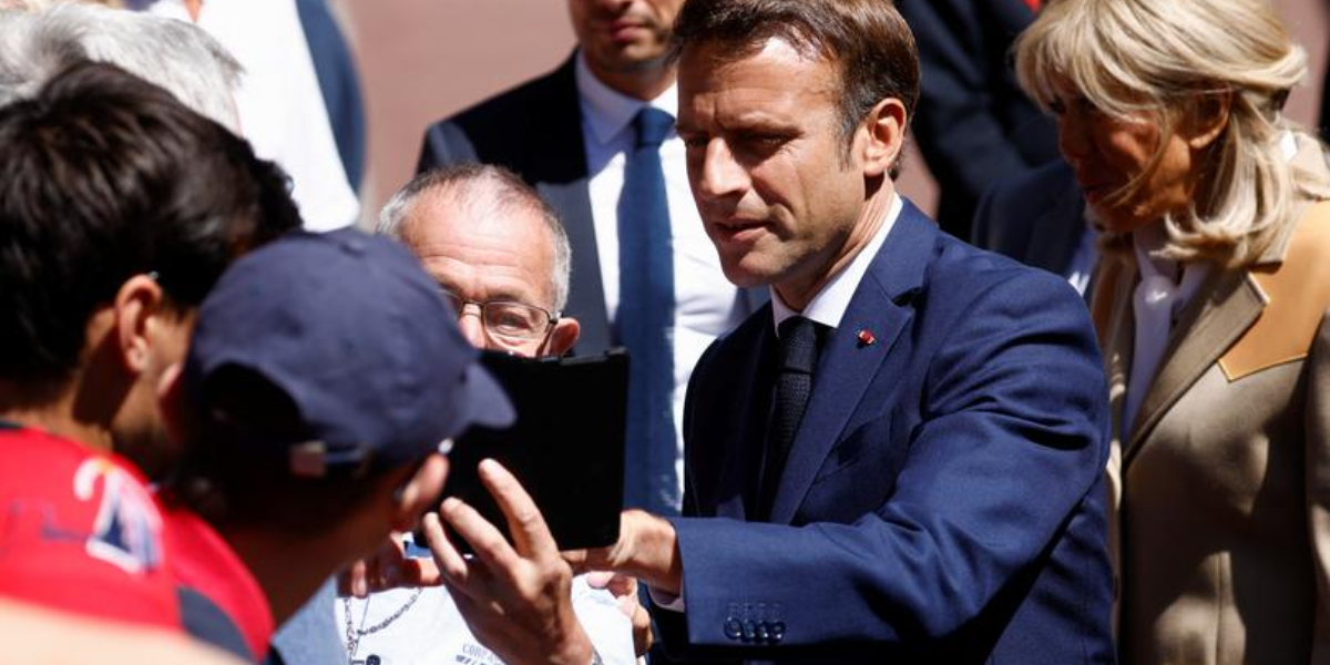  Macron
