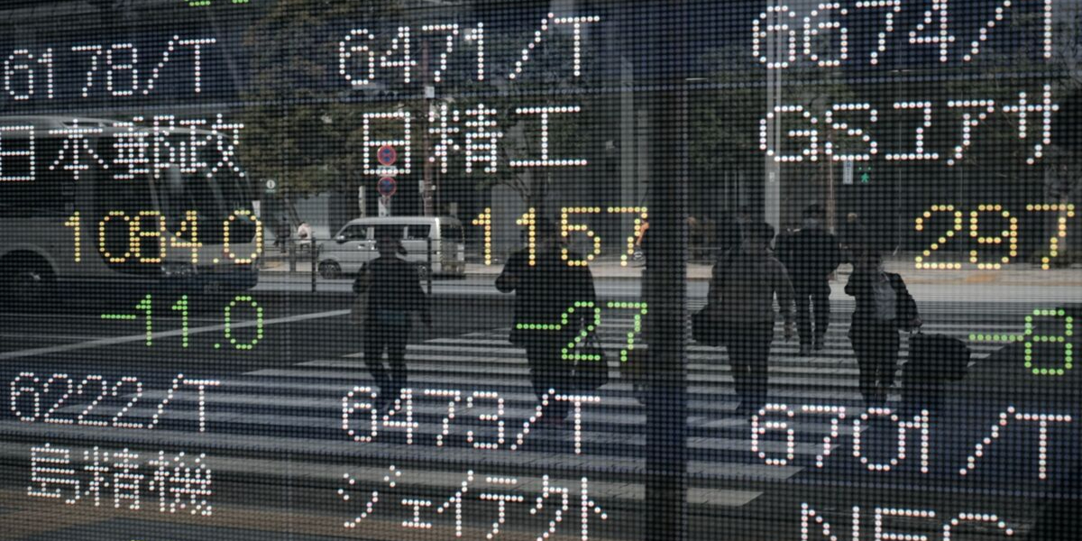  Asia's markets begin to decline while oil prices increase, after Wall Street's decline