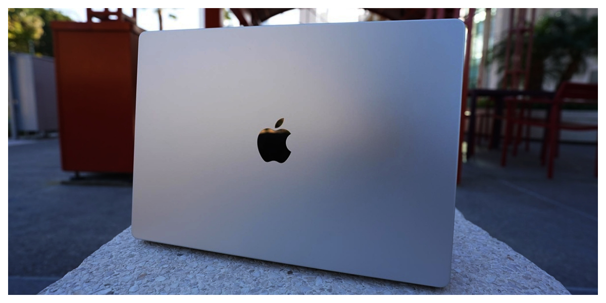 Apple MacBook Pro 14 and 16 have notches (2021)