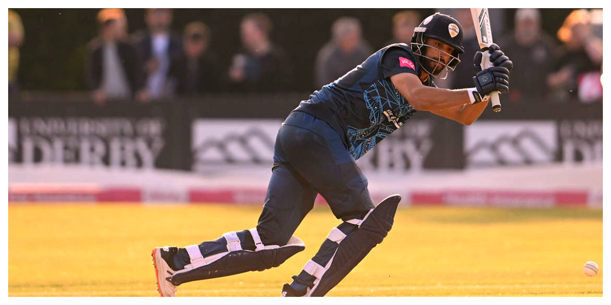 Shan Masood shows his contribution to leading Derbyshire