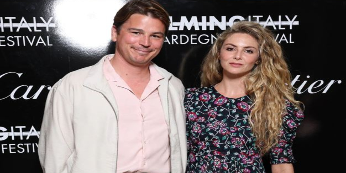 Josh Hartnett Attends Filming Italy 2022 on the Red Carpet for the First Time