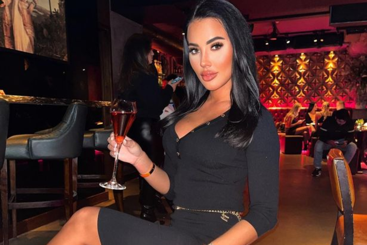 Yazmin Oukhellou