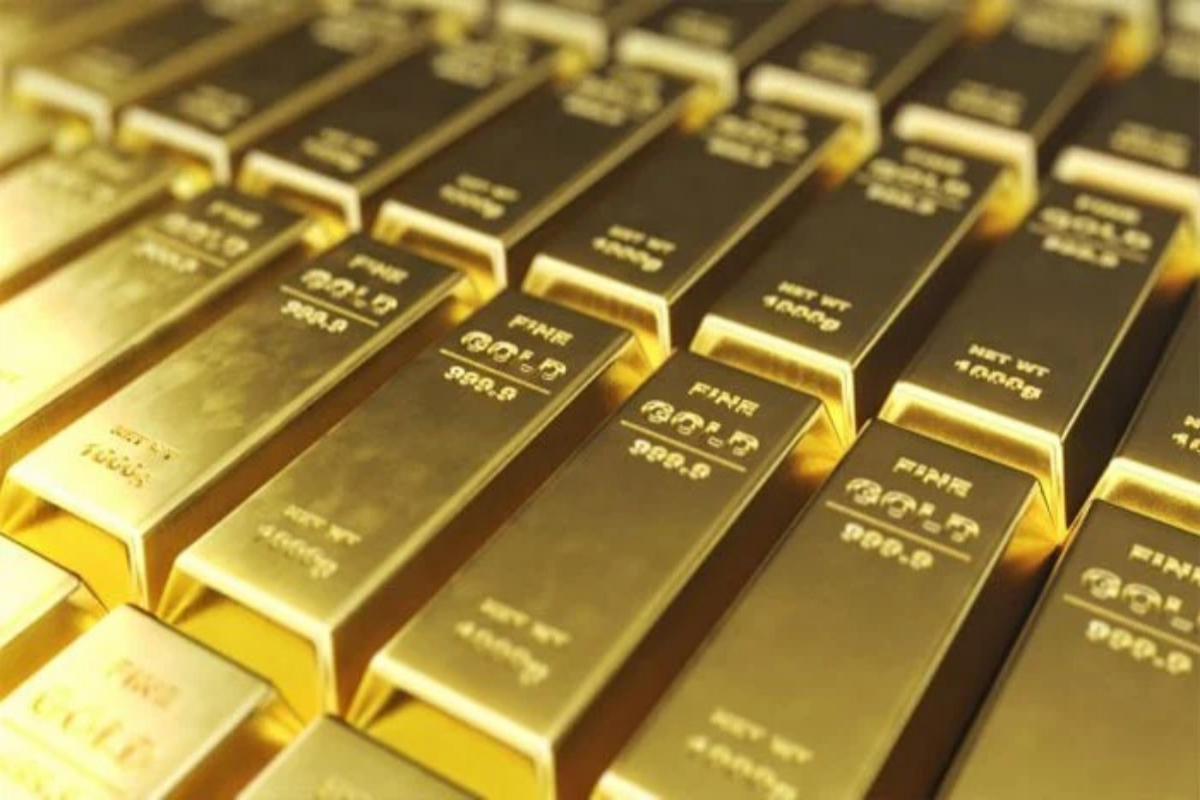 Gold price falls in Pakistan