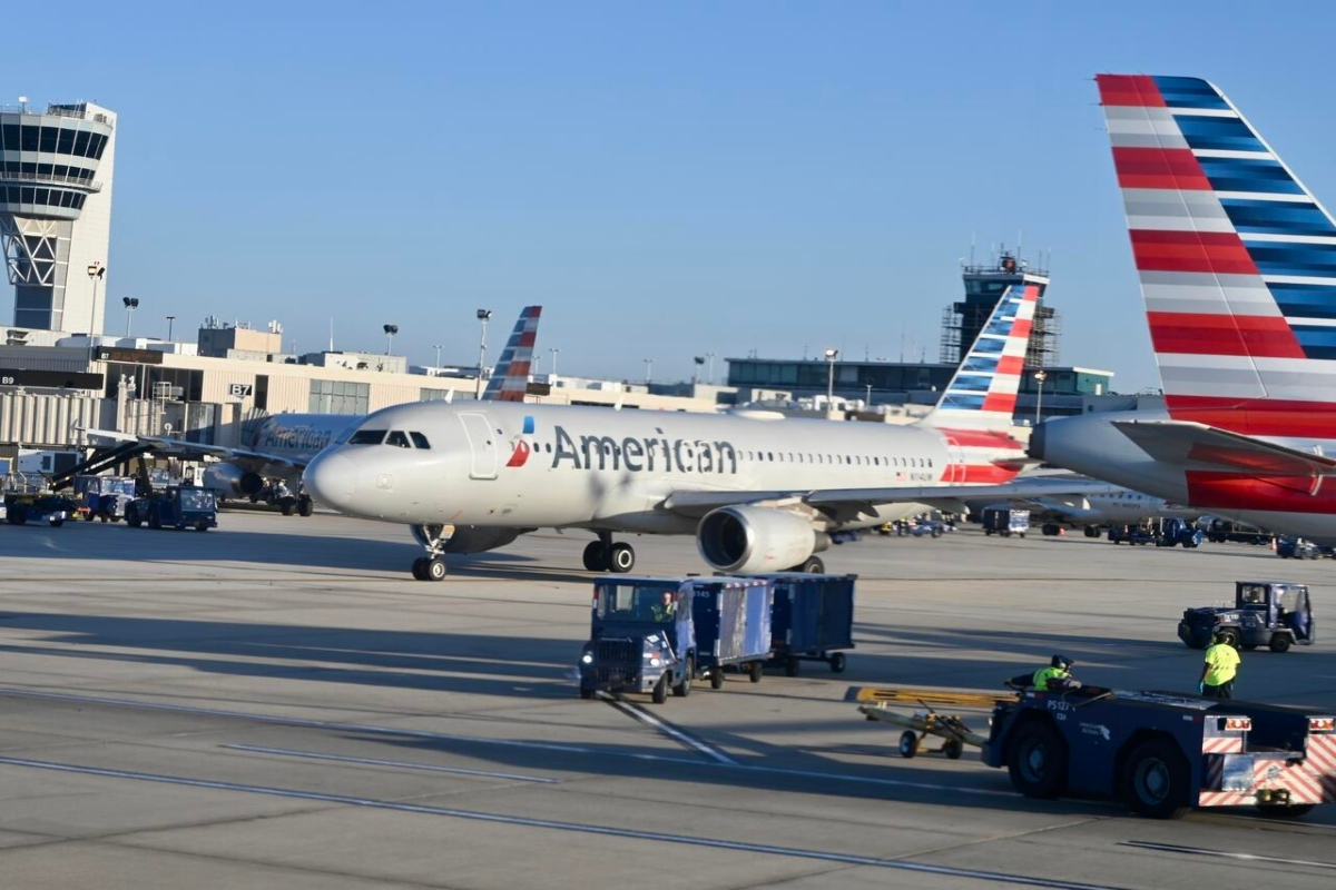 American Airlines reports profits