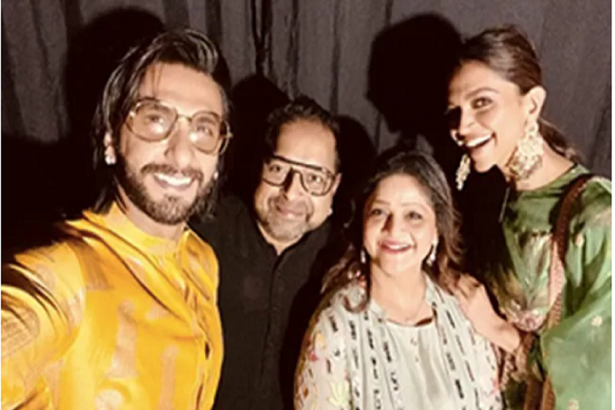 Ranveer Singh And Deepika Padukone Dance Together At Shankar Mahadevan's US Concert