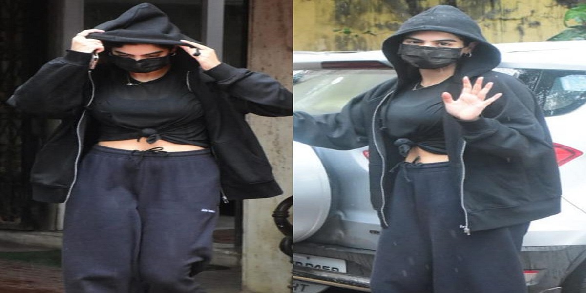 Khushi Kapoor slays in cool hoodie as she gets spotted in the city