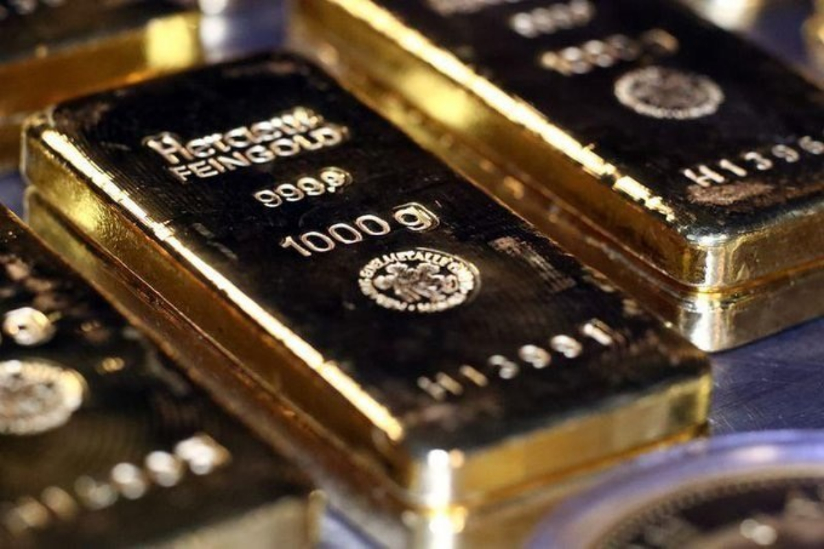 Gold prices fall in Pakistan
