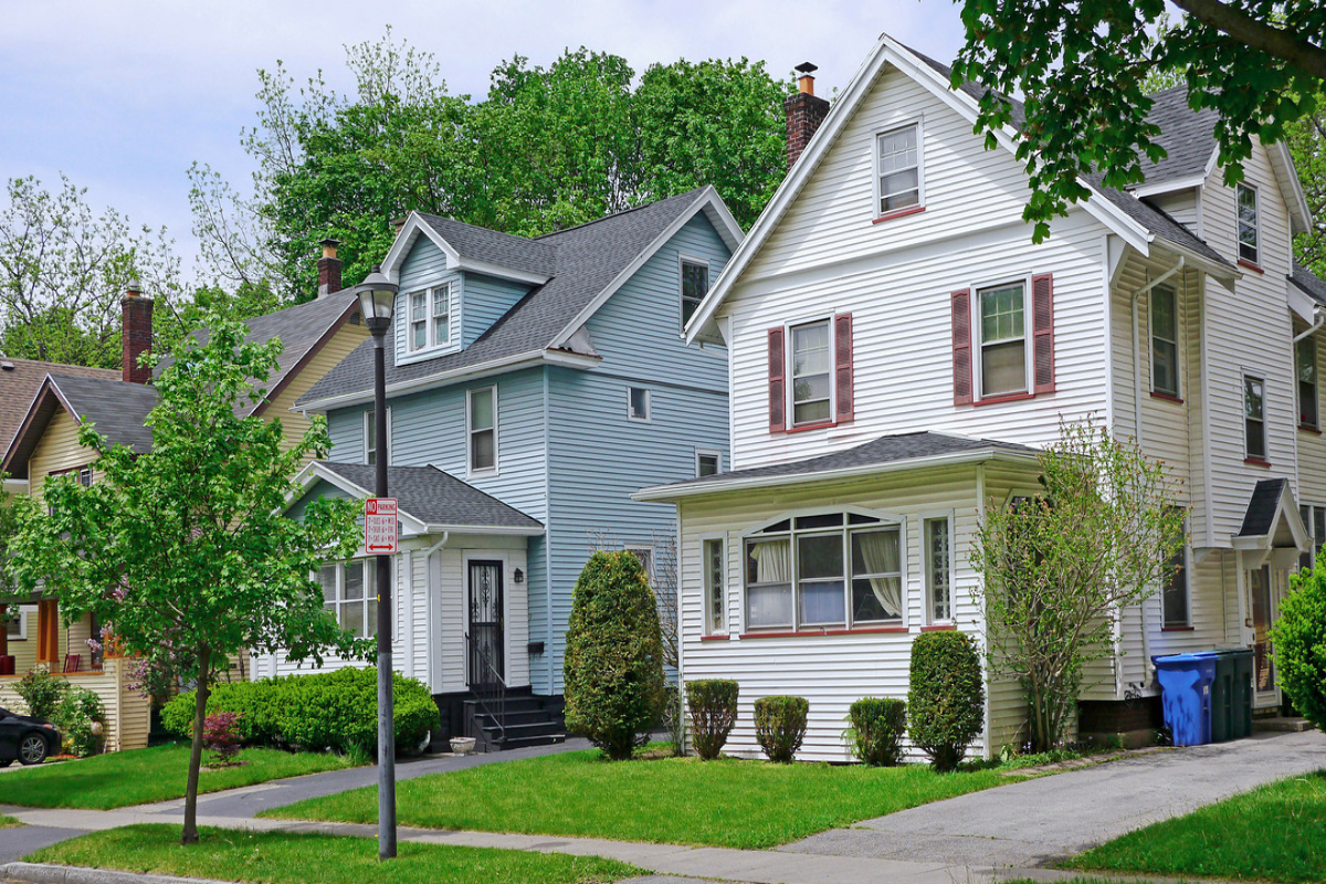 US mortgage rates fall