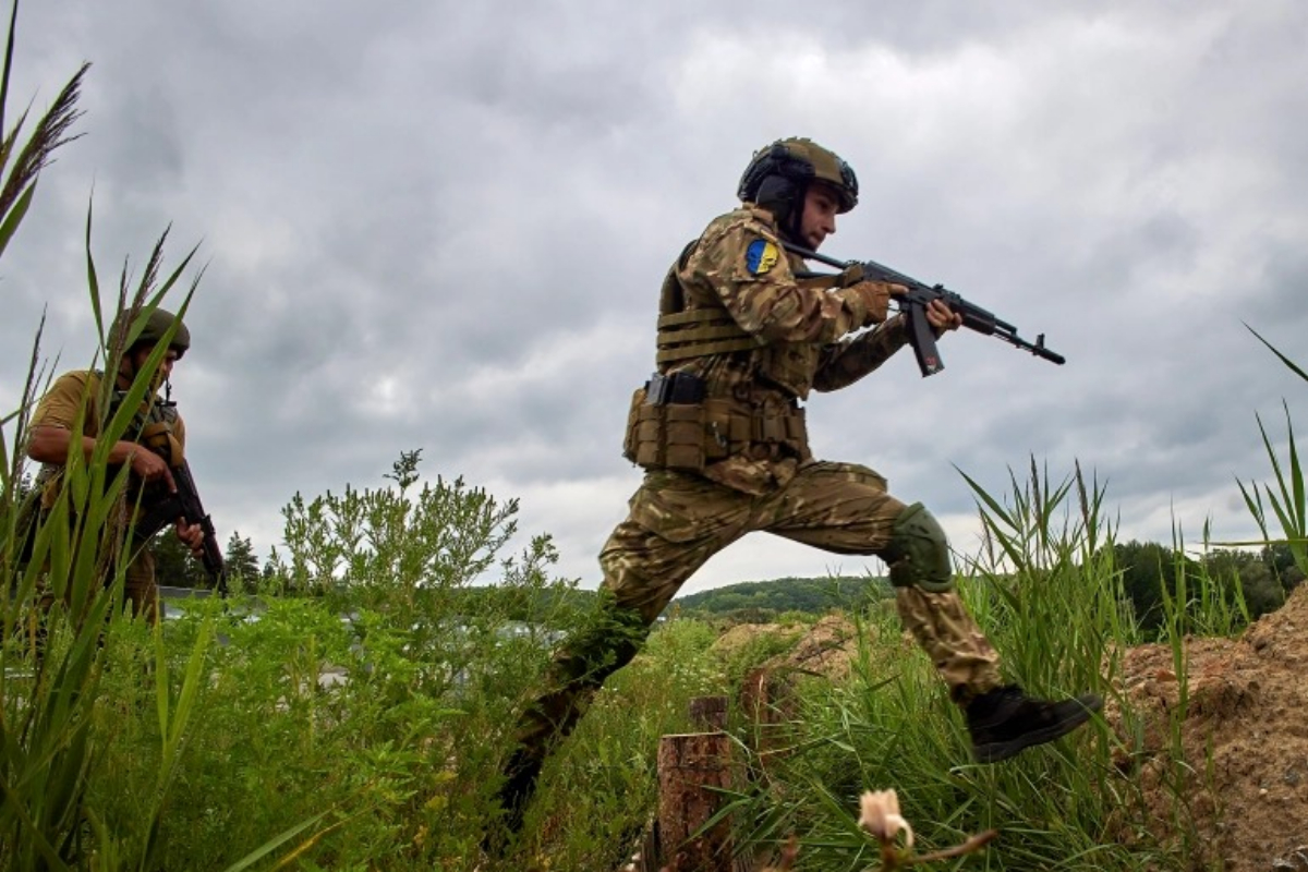 Senior pro-Russian