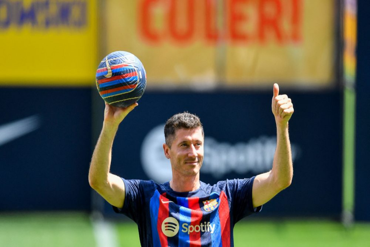 Barcelona finally register Lewandowski