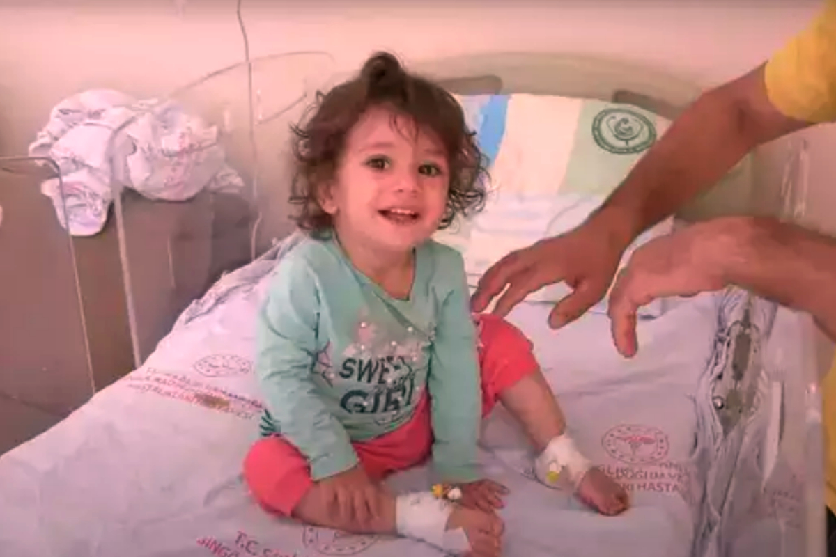 2-year-old girl kills snake