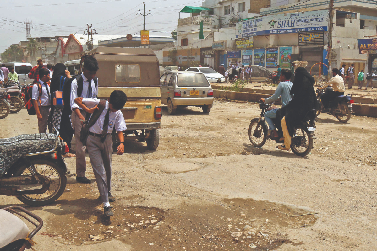 Rain reduces Karachi roads