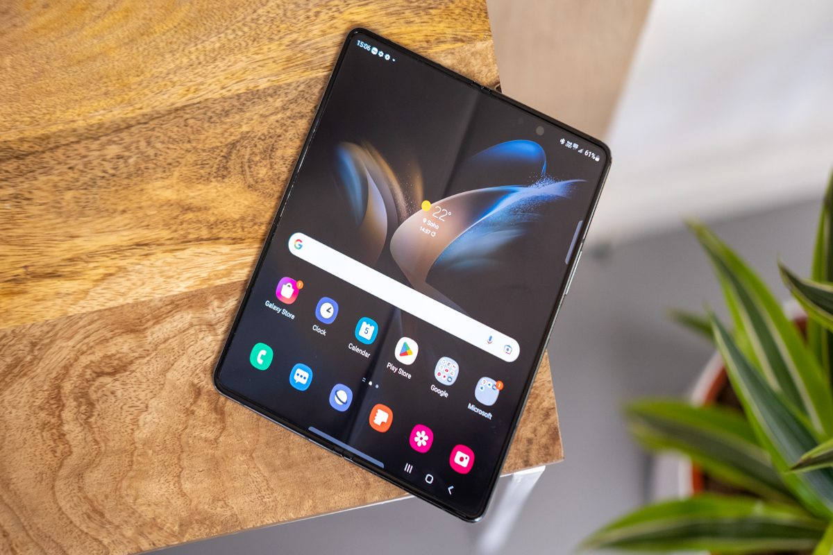 Galaxy Z Fold 4 wireless charging