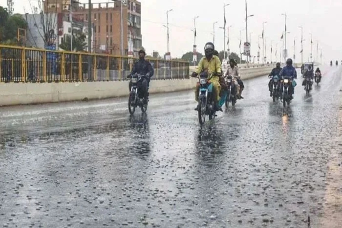 Karachi weather falls