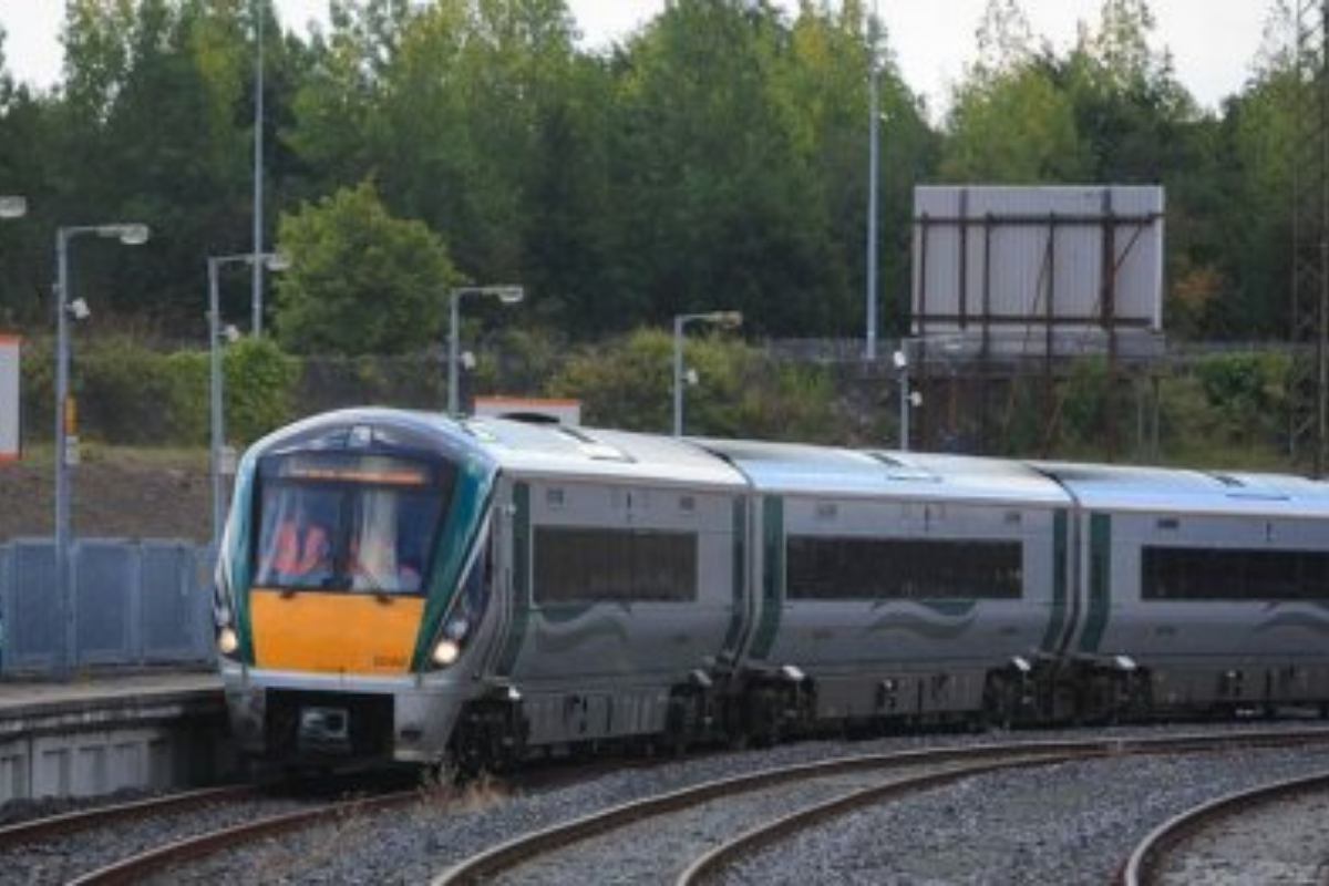 Dublin-Belfast train kills man