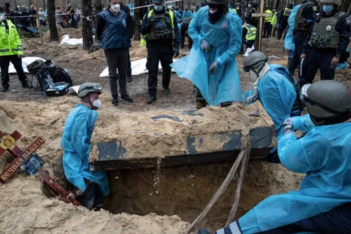 mass graves Ukraine