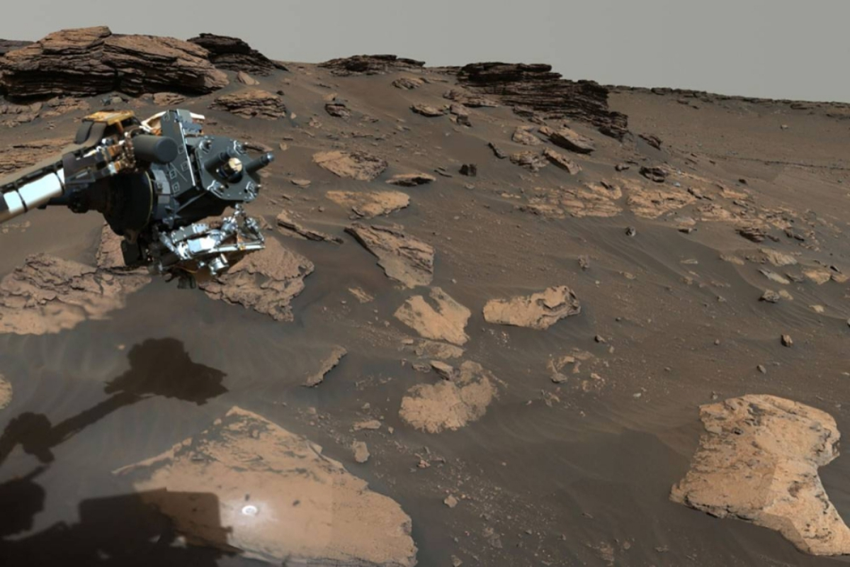 Mars rover detects signs of life
