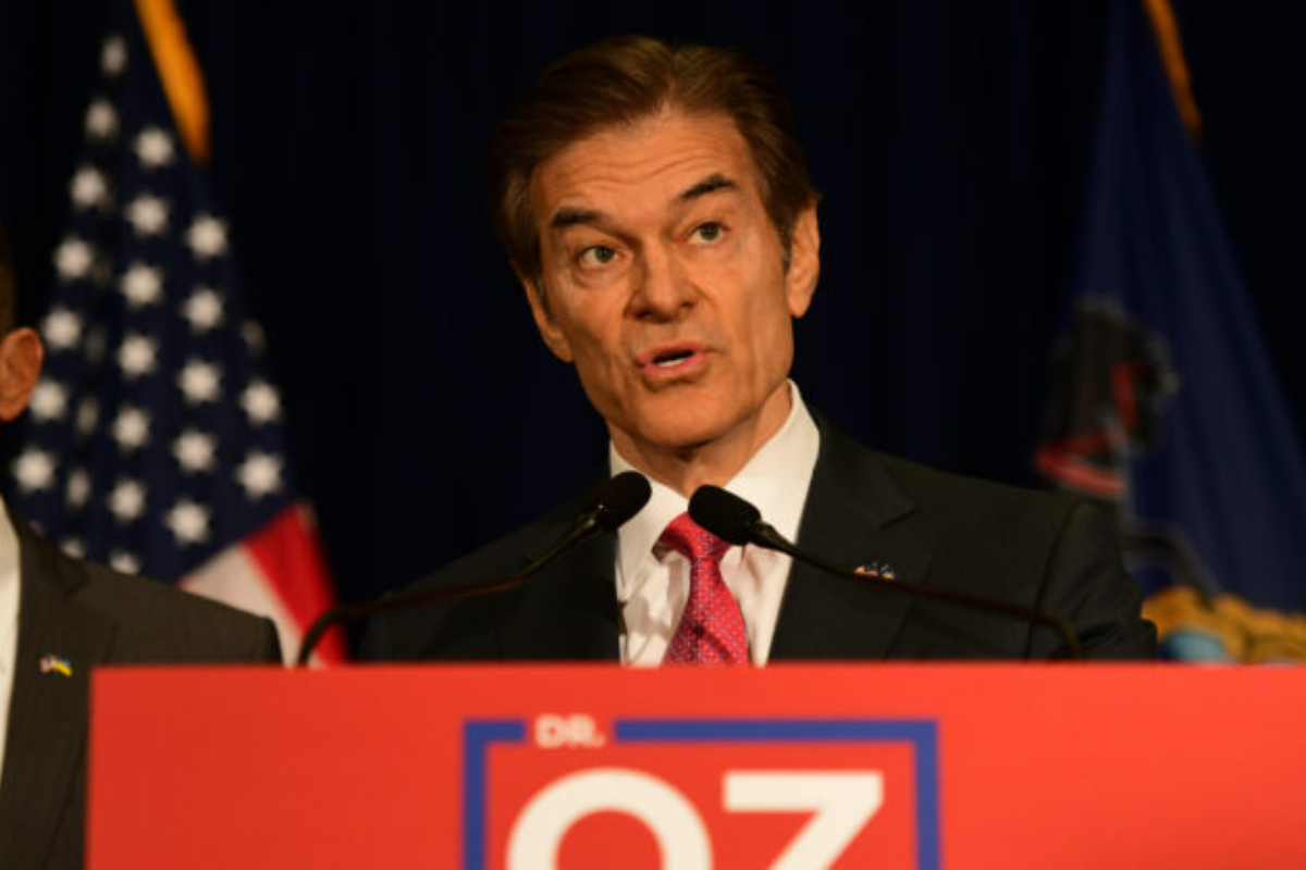 Dr Oz Walks Into Crowd