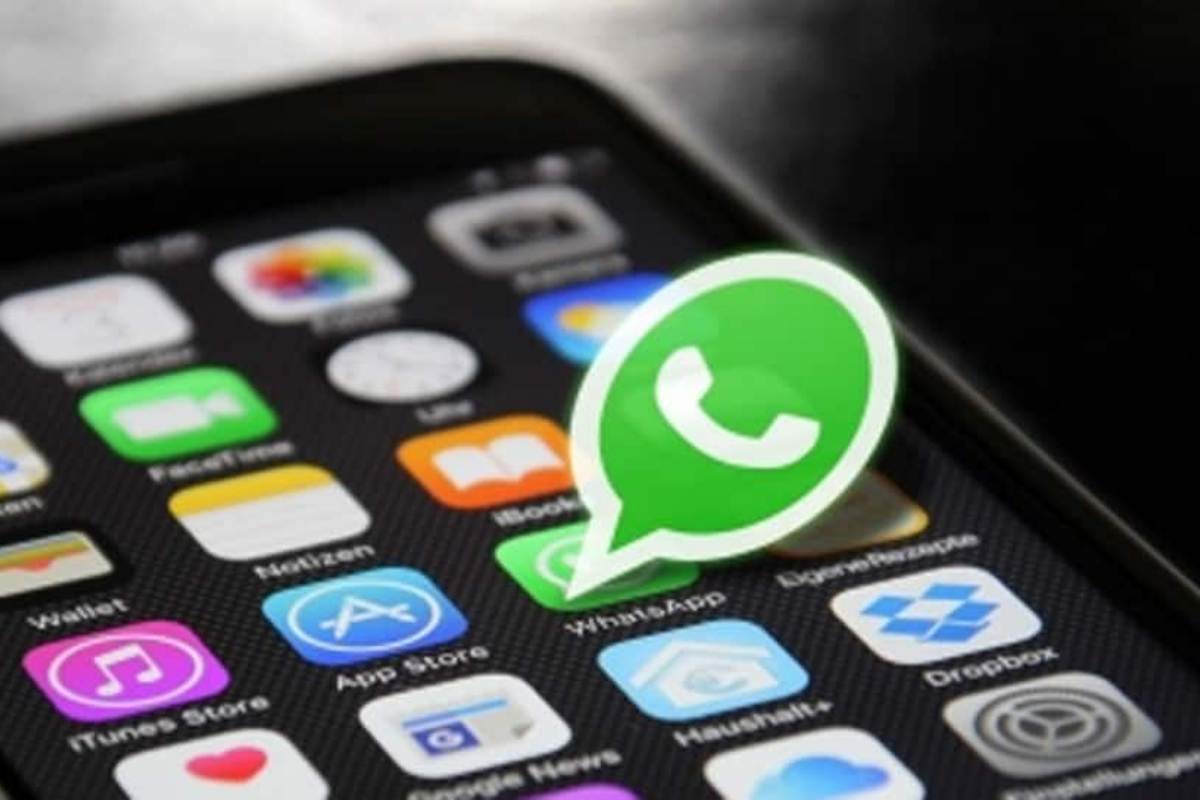 WhatsApp iPhone Camera Shortcut