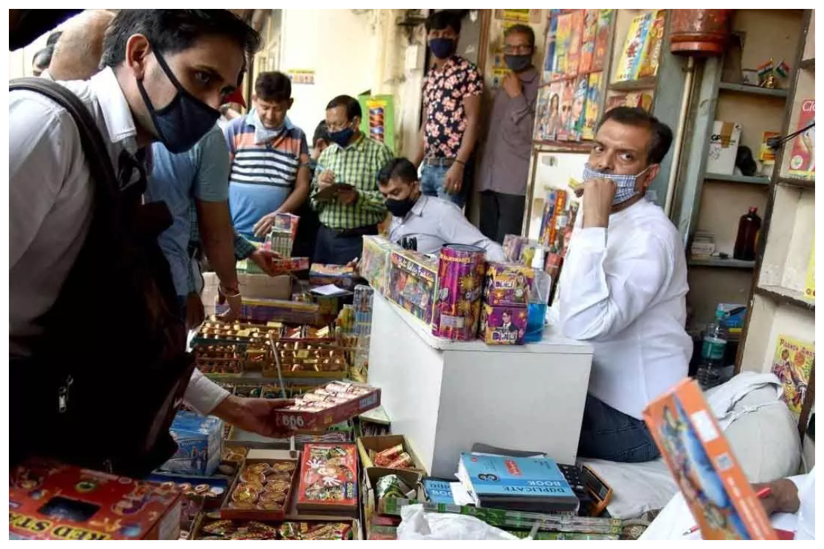 Delhi: Six months in prison for Diwali firecrackers