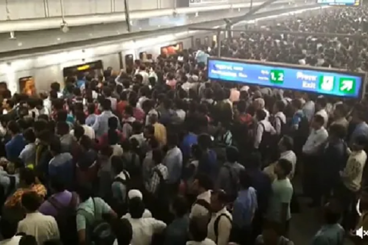 A viral video of Delhi's Rajiv Chowk metro riders reacts hilariously
