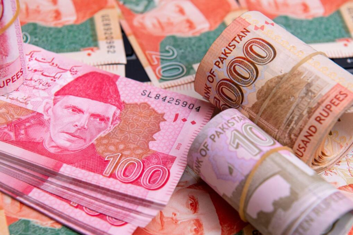 Rupee continues to recover in interbank market