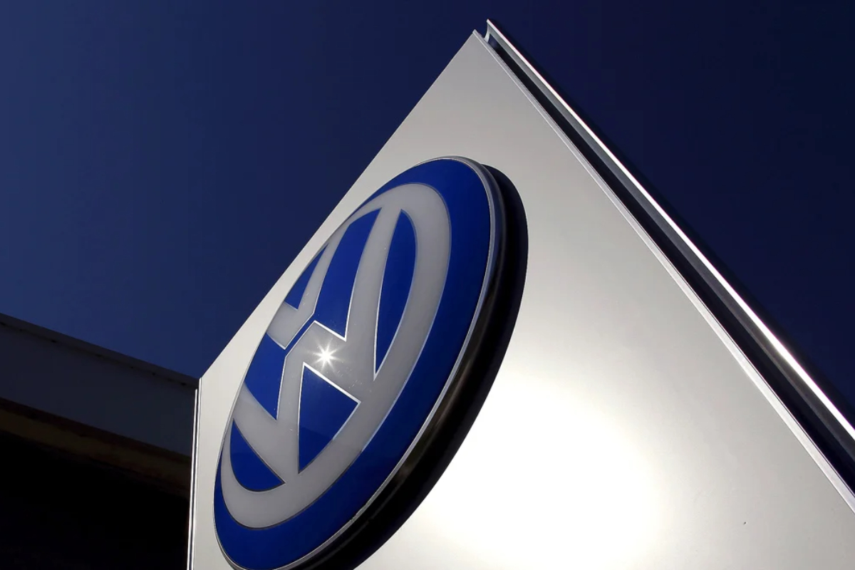 Volkswagen halts Twitter advertising
