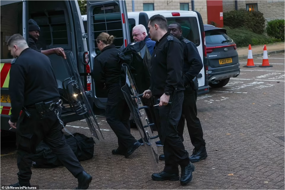 London immigration center cops handles armed detainee "disturbance"