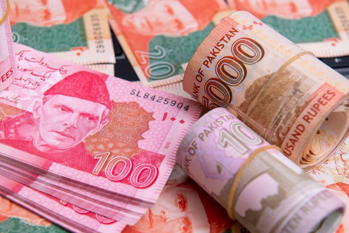 Rupee gains for second consecutive session