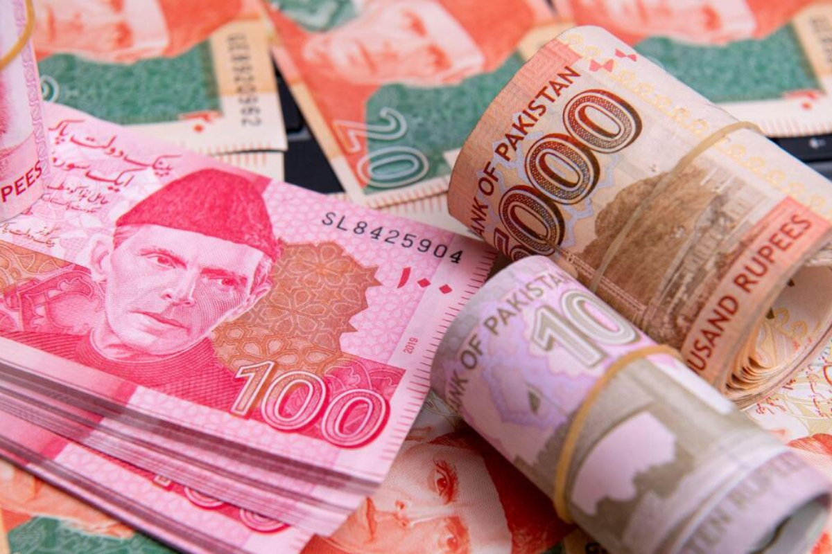 Rupee gains for fourth consecutive session