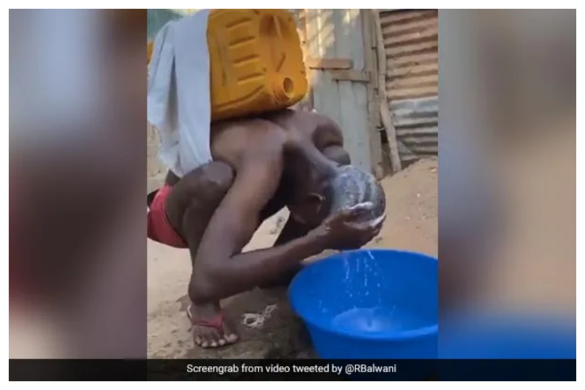 Viral Video of a man's unusual way to wash his hair shocks the Internet