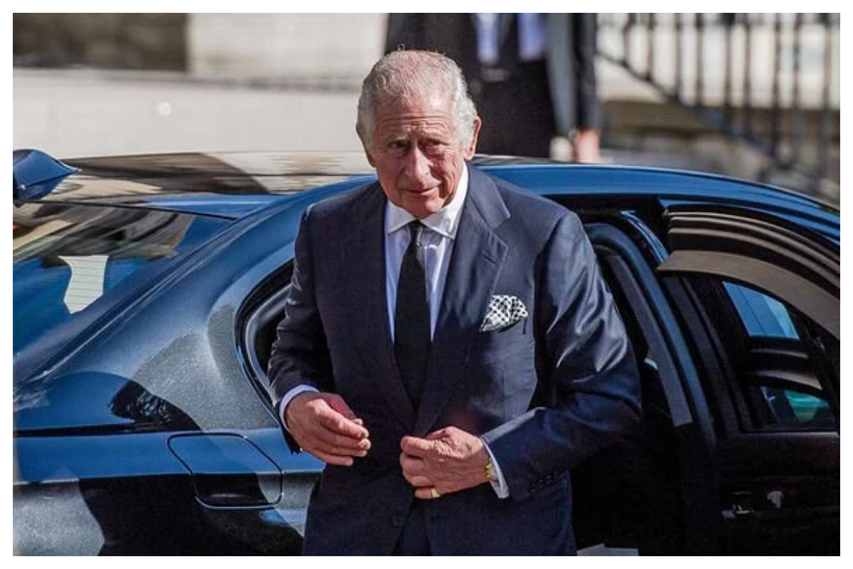 During a walkout in York, King Charles and Camilla evade an attack
