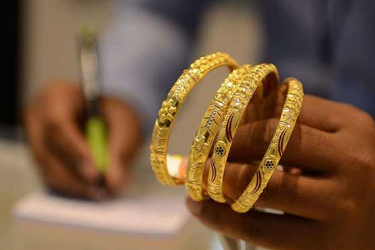 Gold reaches high