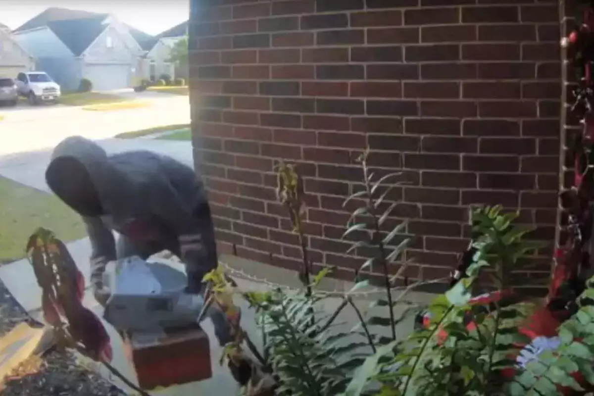 Texas thieves return stolen gifts