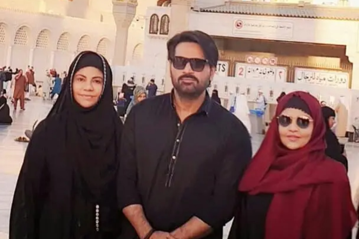 Humayun Saeed wife Umrah